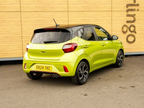 Hyundai I10 Hatchback Yellow #2