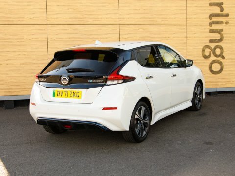 Nissan Leaf Hatchback White #2