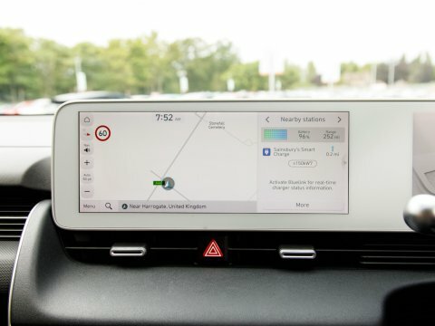Hyundai Ioniq 5 Hatchback White #26