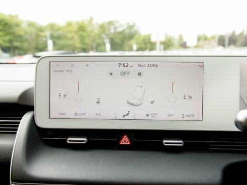Hyundai Ioniq 5 Hatchback White #30