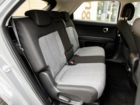Hyundai Ioniq 5 Hatchback White #40