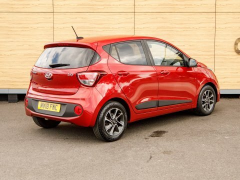 Hyundai I10 Hatchback Red #2