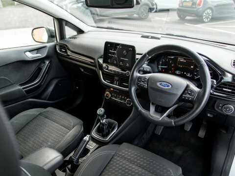 Ford Fiesta Hatchback EU17HTX White #4