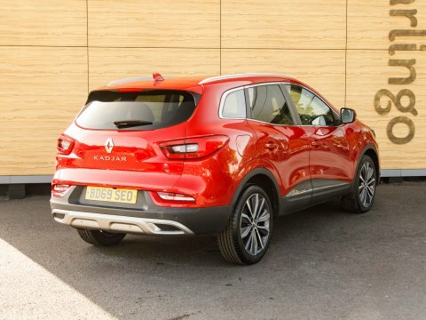 Renault Kadjar Suv Red #2