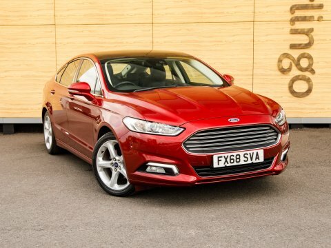 Ford Mondeo Saloon Red
