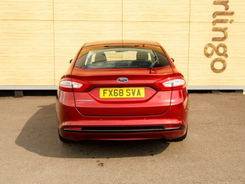 Ford Mondeo Saloon Red #6