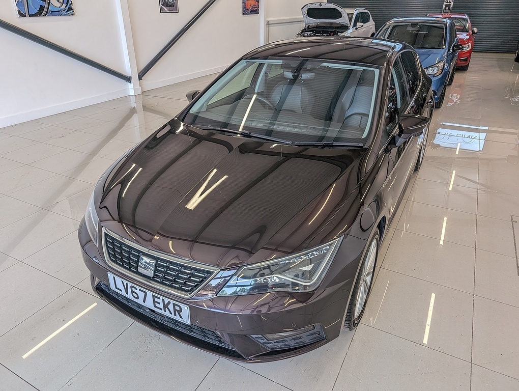 Seat Leon Tsi Xcellence Technology LV67EKR Purple #2