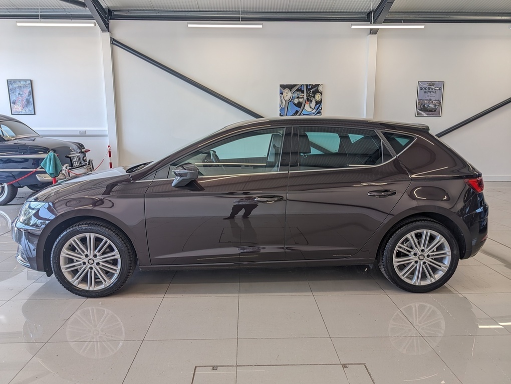 Seat Leon Tsi Xcellence Technology LV67EKR Purple #3