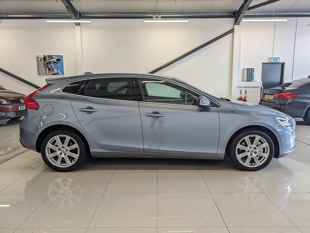 Volvo V40 T3 Inscription Edition HD19ODW Blue #6