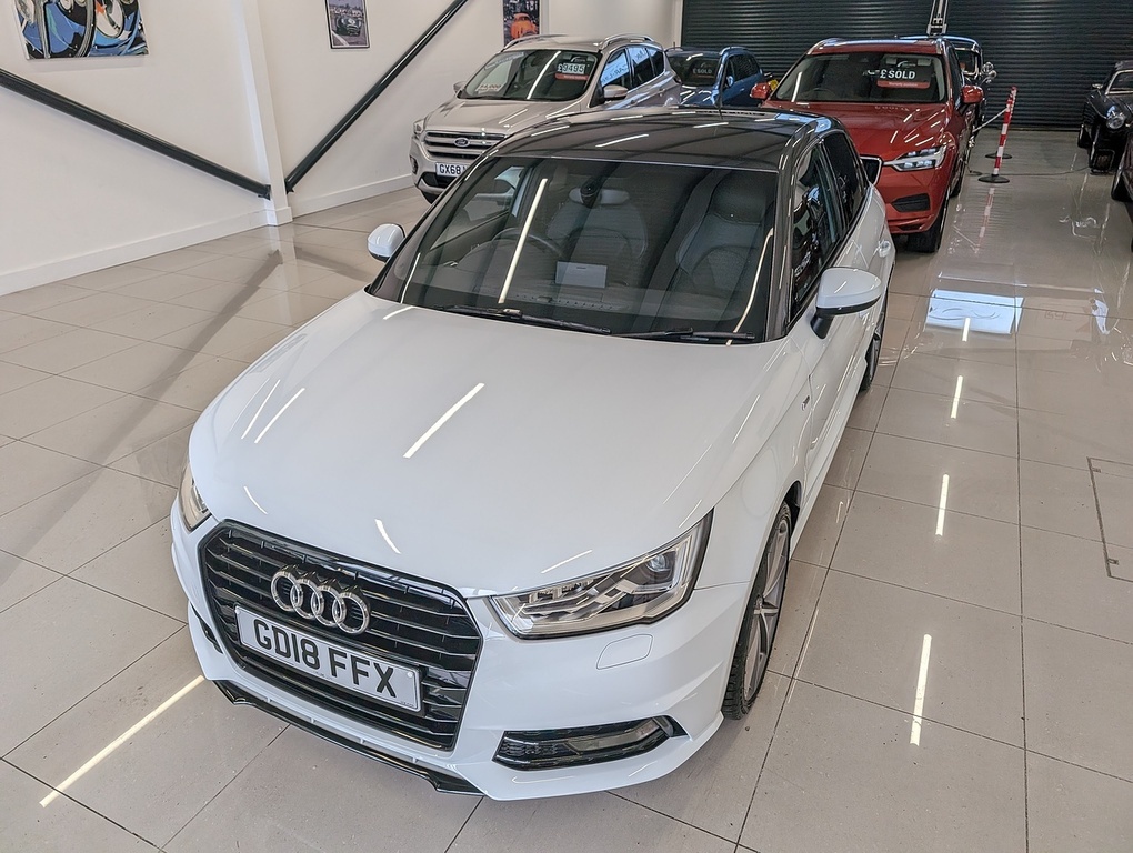 Audi A1 Tfsi Black Edition GD18FFX White #2