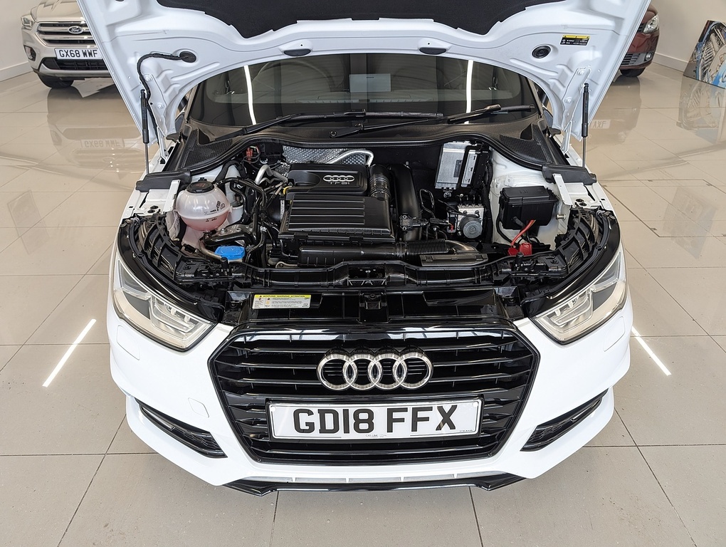 Audi A1 Tfsi Black Edition GD18FFX White #5