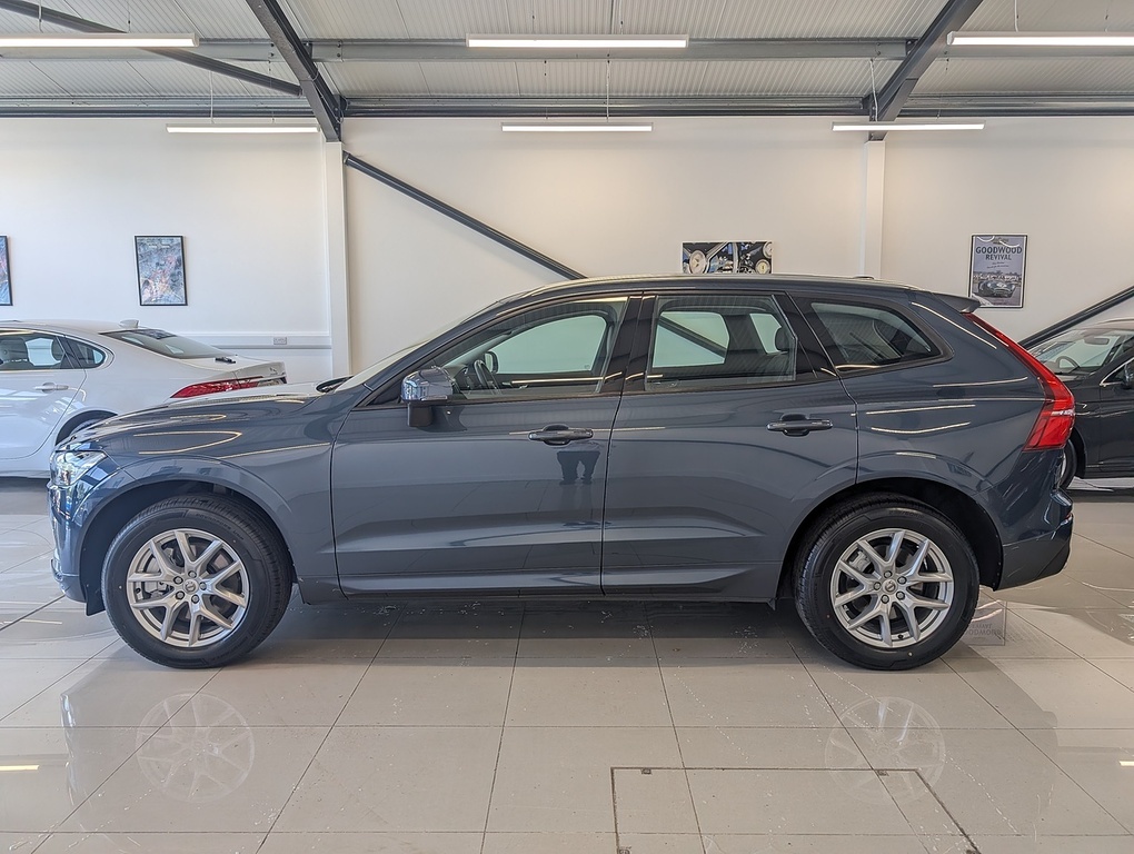 Volvo XC60 D4 Momentum Pro YF18NPX Blue #3