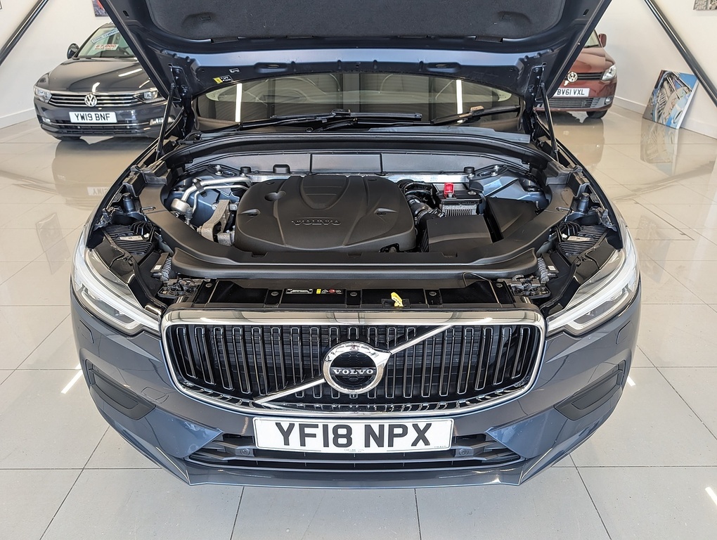 Volvo XC60 D4 Momentum Pro YF18NPX Blue #5
