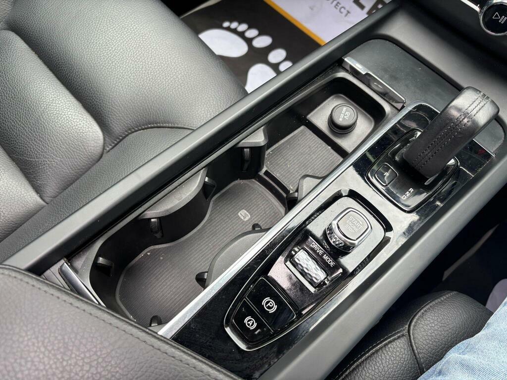 Volvo XC60 Suv Black #35