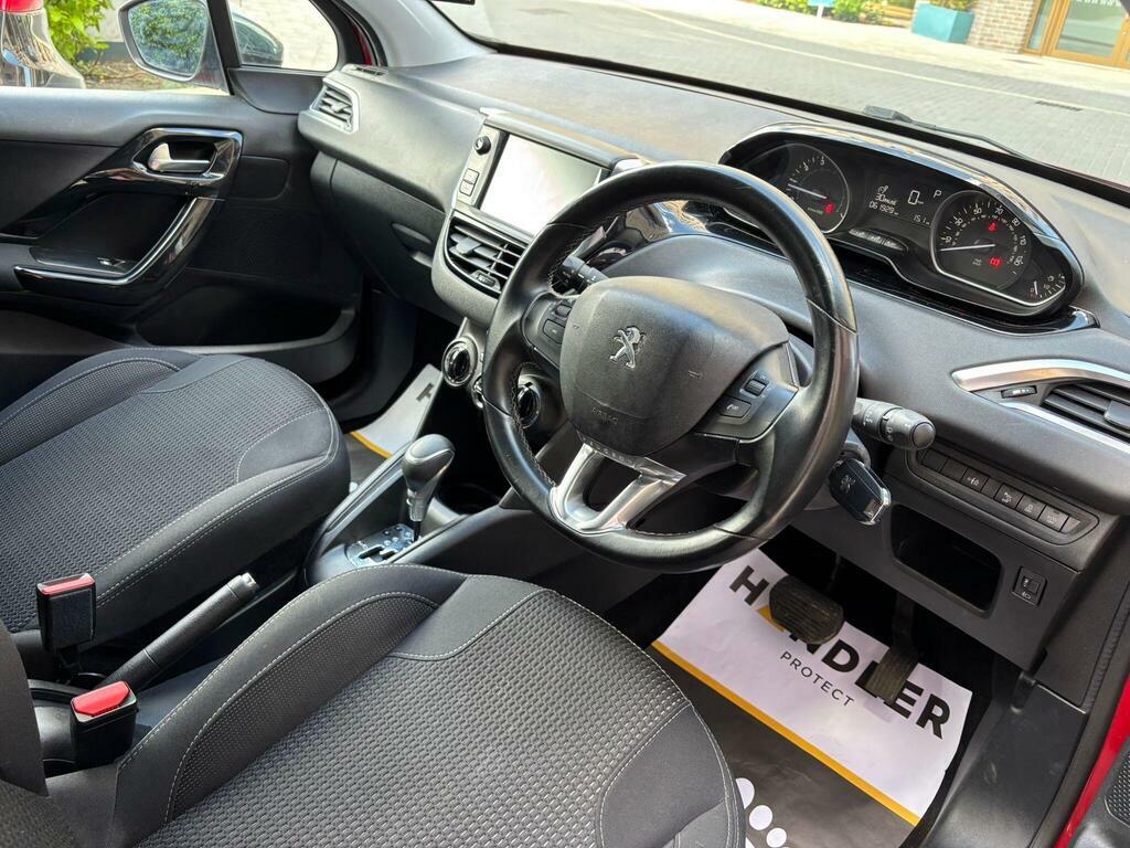 Peugeot 208 1.2 Puretech Allure Eat Euro 6 S S Red #4