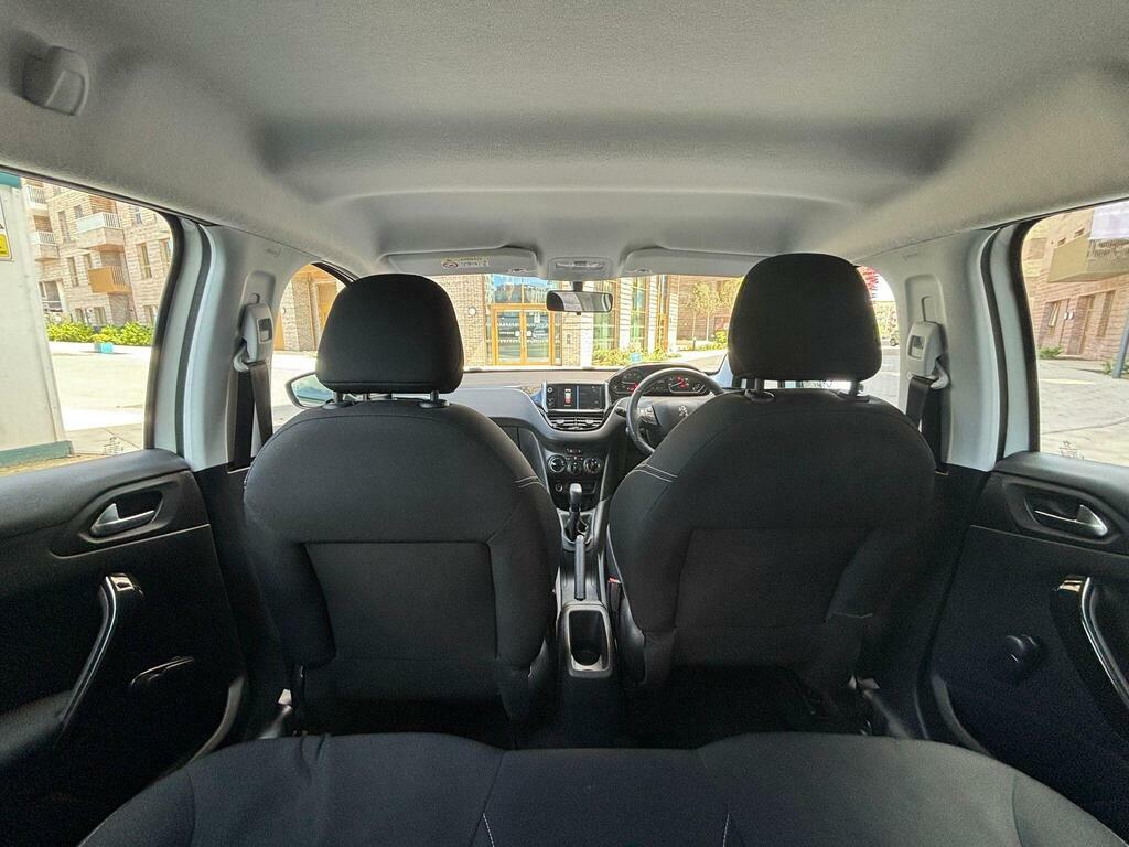 Peugeot 208 Active White #36