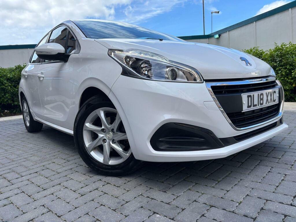 Peugeot 208 Active White #9