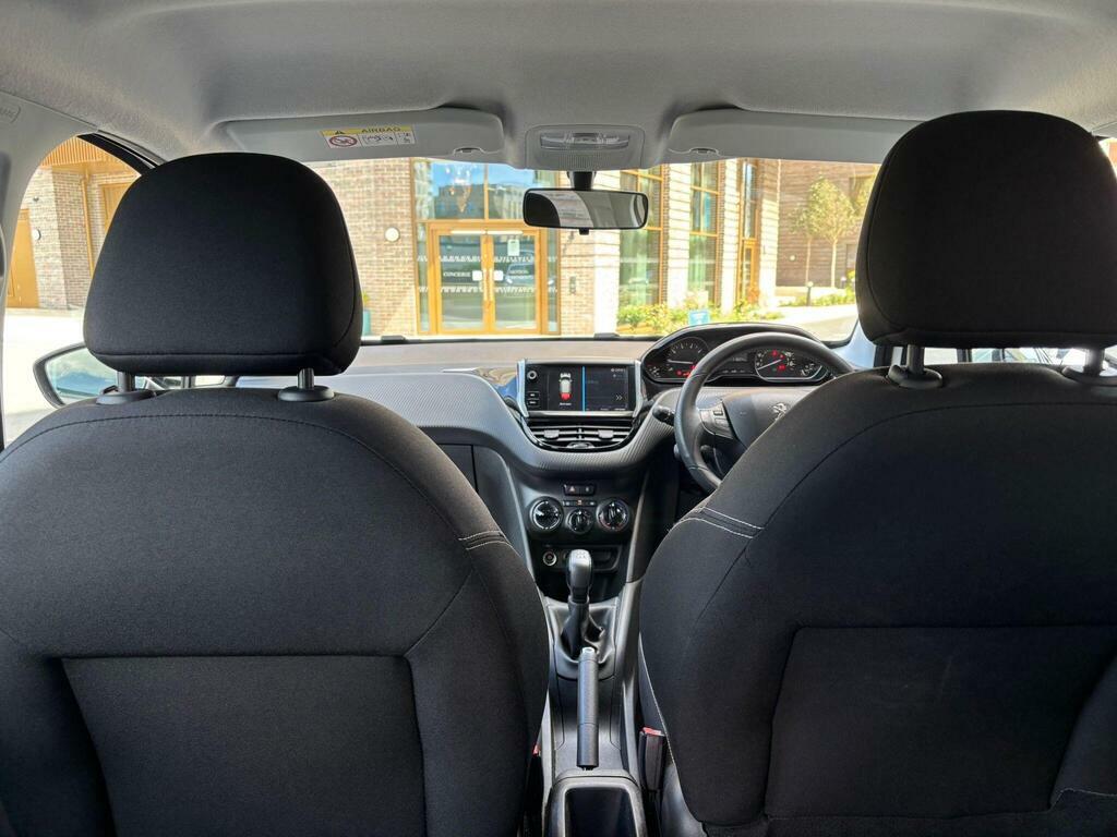 Peugeot 208 Active White #30