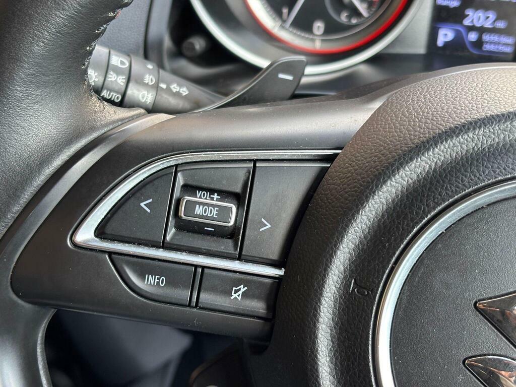 Suzuki Swift 1.2 Dualjet Attitude 201919 White #52