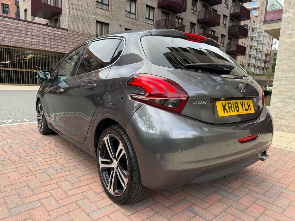 Peugeot 208 Black Edition White #28