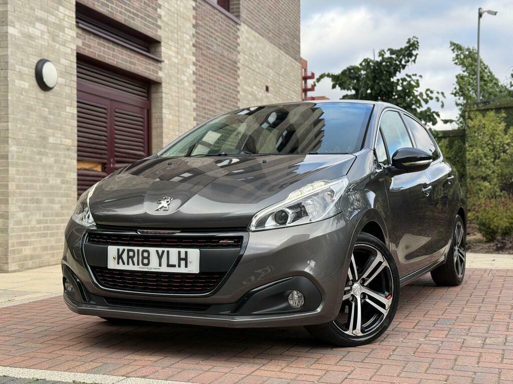 Peugeot 208 Black Edition White #23