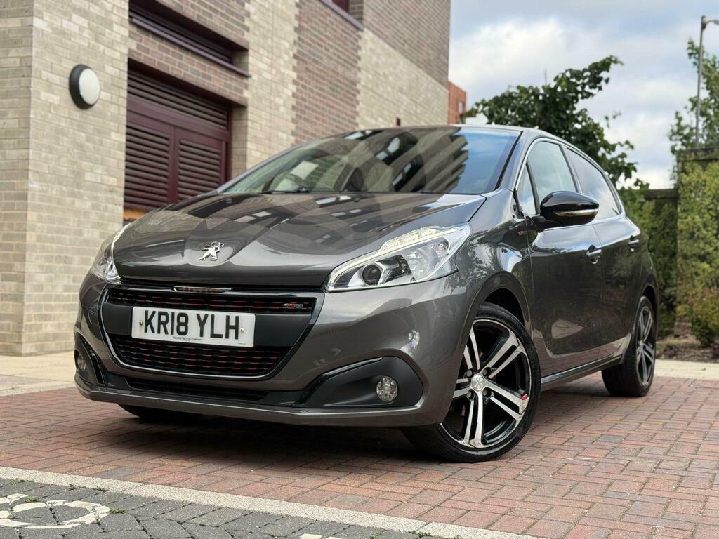 Peugeot 208 Black Edition White #19