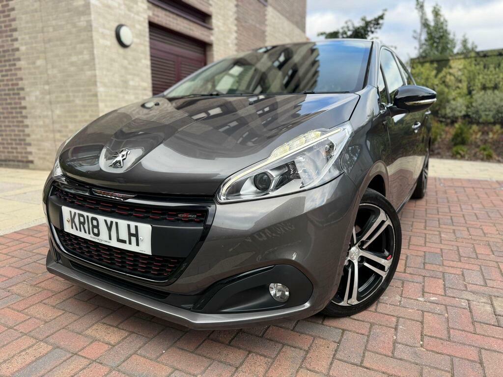 Peugeot 208 Black Edition White #18
