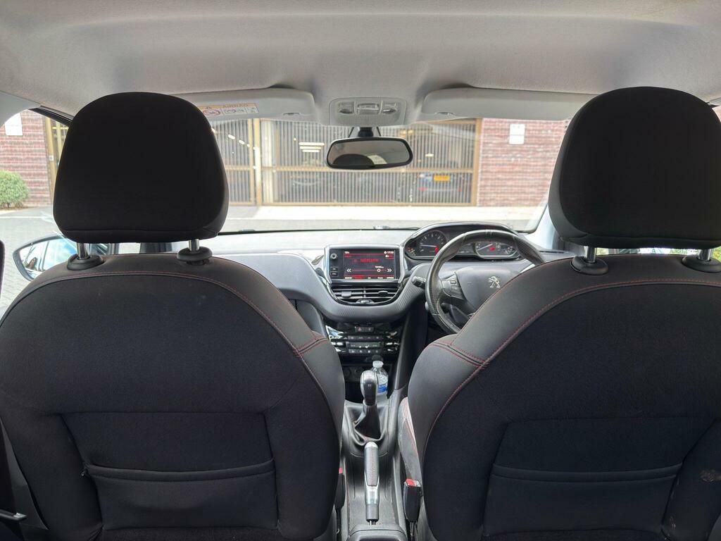 Peugeot 208 Black Edition White #41