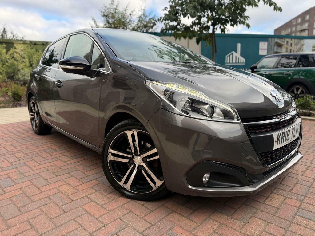 Peugeot 208 Black Edition White #14