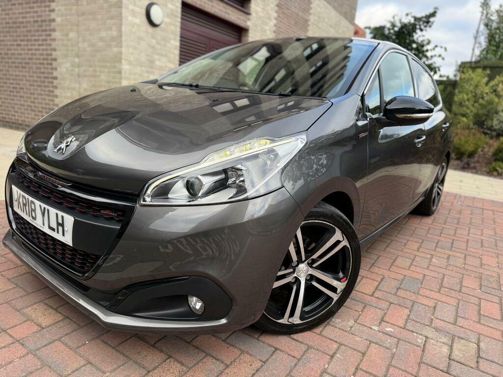 Peugeot 208 Black Edition White #25