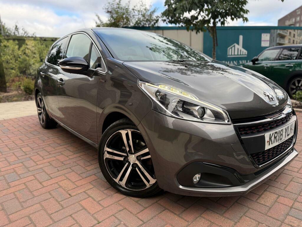 Peugeot 208 Black Edition White #9