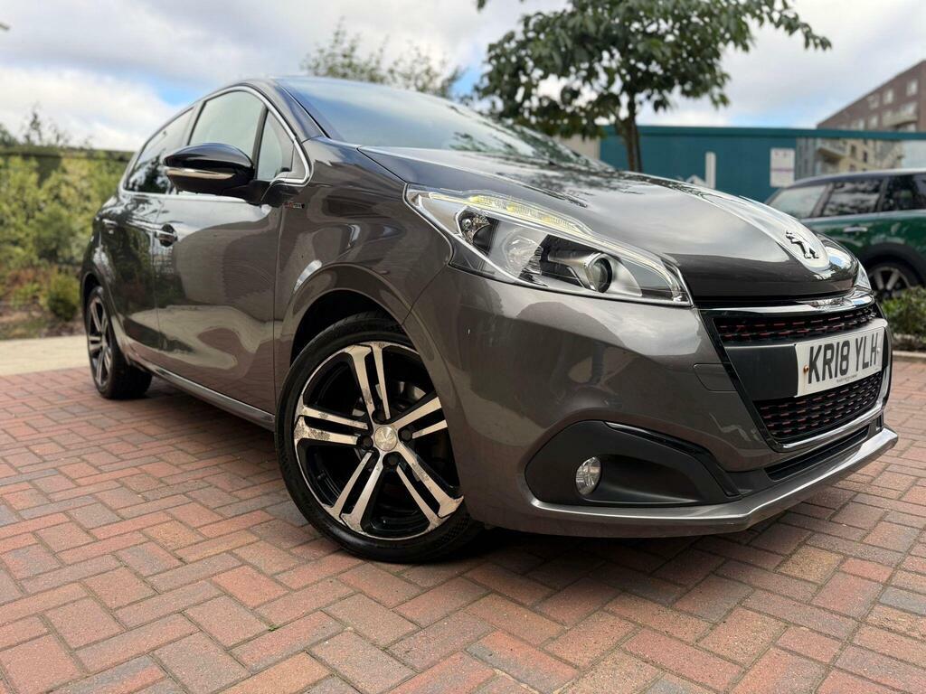 Peugeot 208 Black Edition White #8
