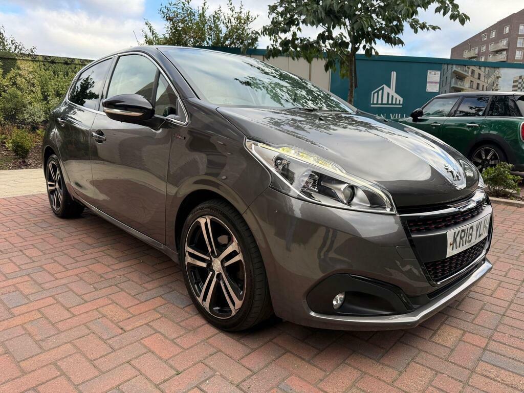 Peugeot 208 Black Edition White #13
