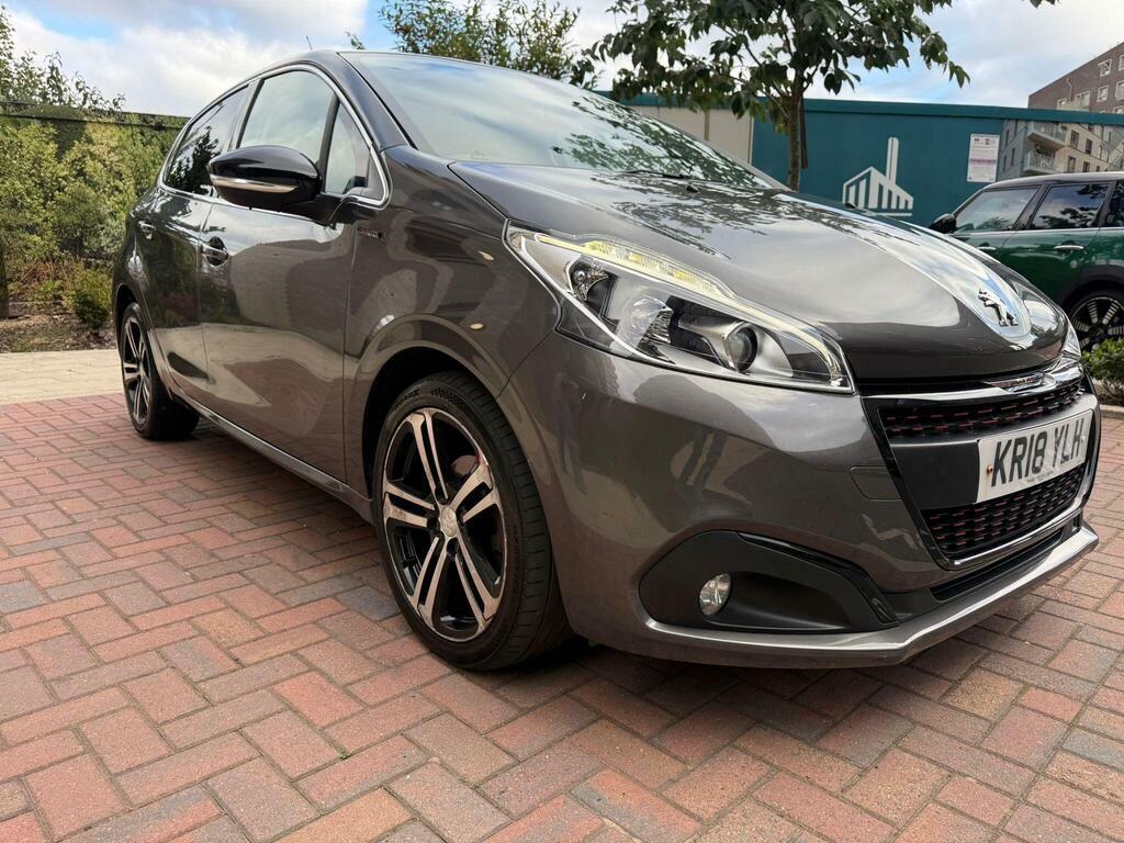 Peugeot 208 Black Edition White #12