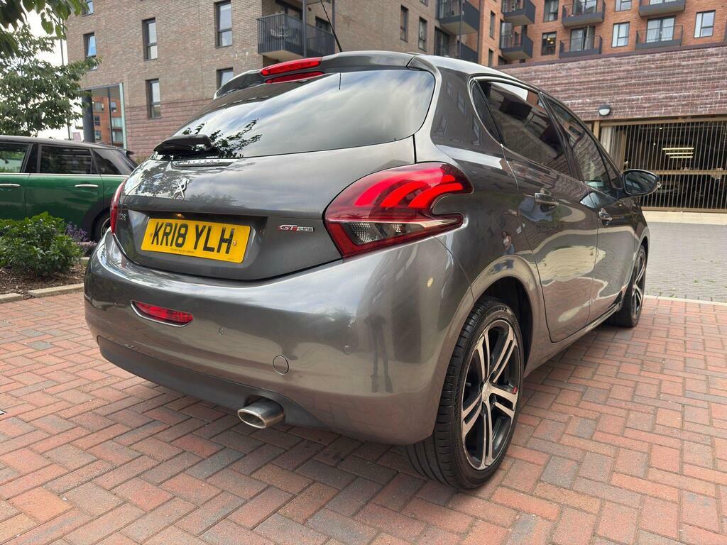 Peugeot 208 Black Edition White #38