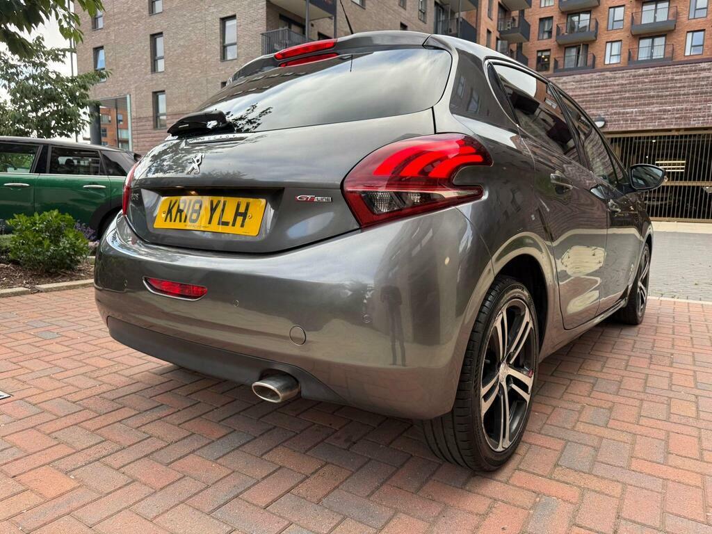 Peugeot 208 Black Edition White #35