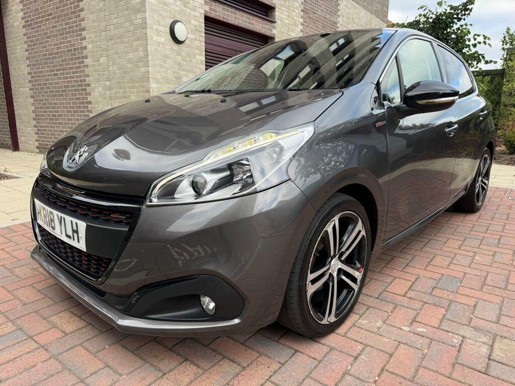 Peugeot 208 Black Edition White #21