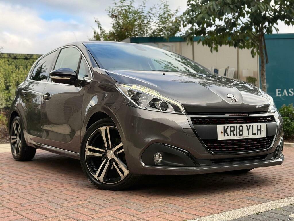 Peugeot 208 Black Edition White #10