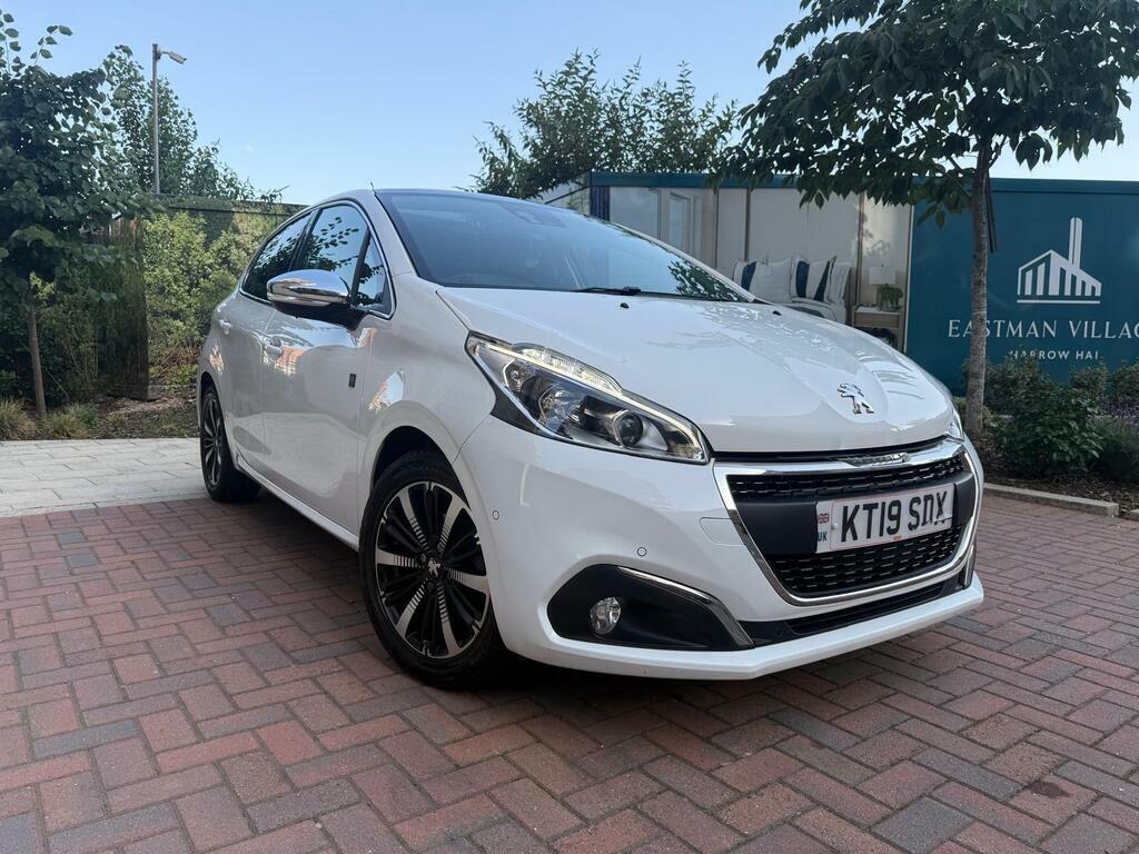 Peugeot 208 1.2 Puretech Tech Edition Euro 6 S S White