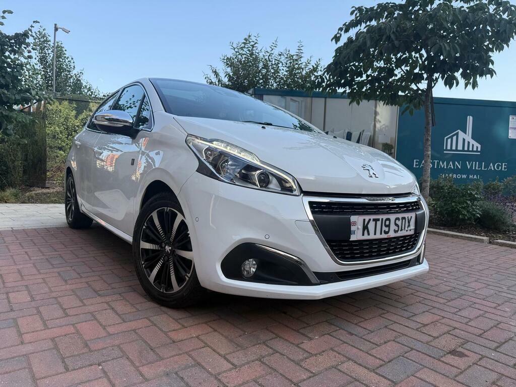 Peugeot 208 1.2 Puretech Tech Edition Euro 6 S S White #2