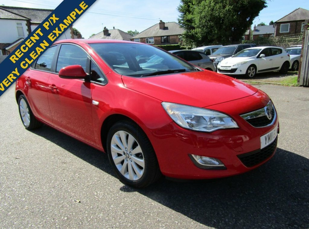 Vauxhall Astra 1.4L Exclusiv Red