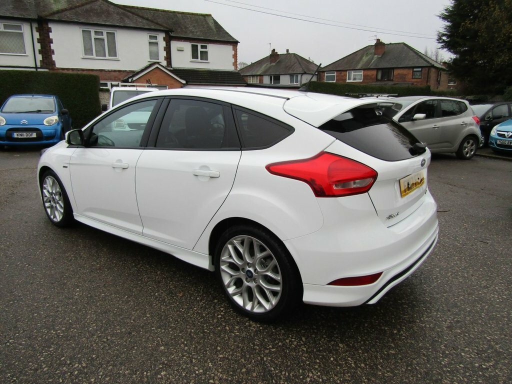 Ford Focus 1L St-line White #6