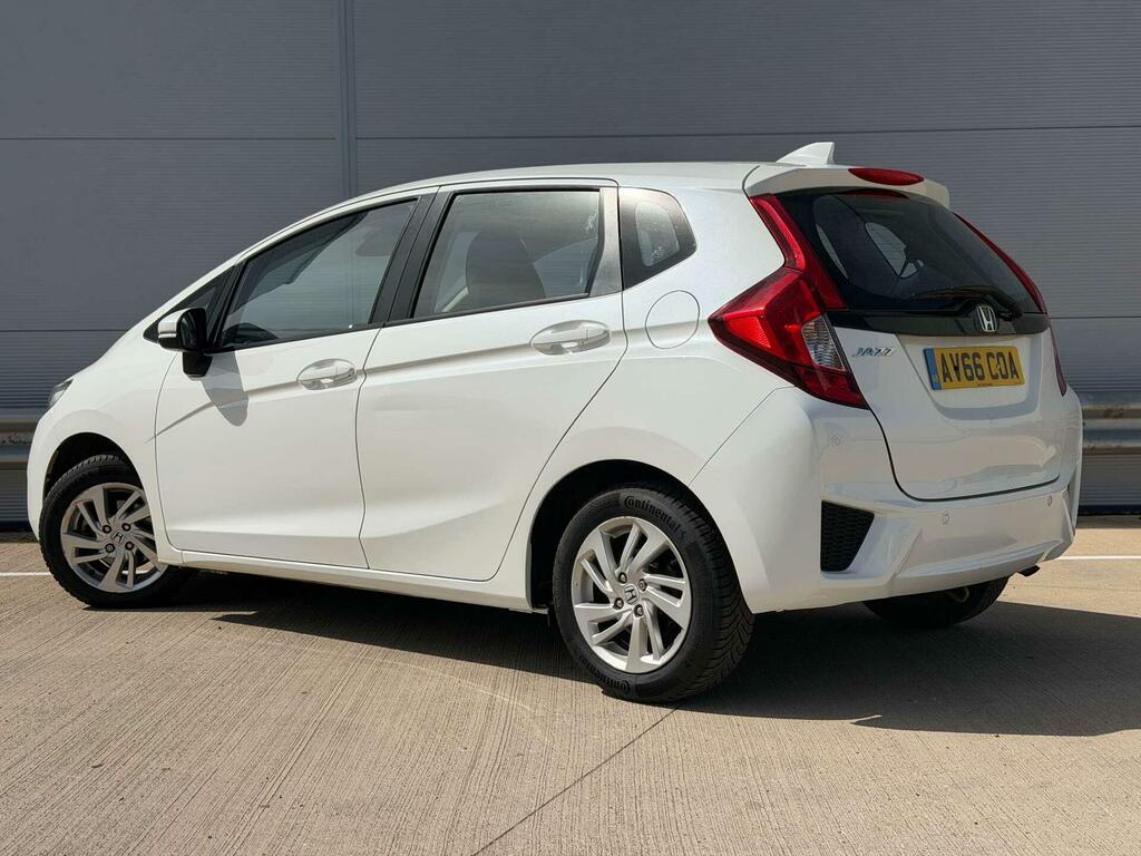 Honda Jazz 1.3 I-vtec Se Euro 6 Ss AV66COA White #4