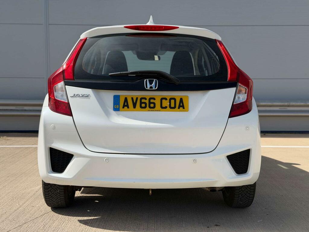 Honda Jazz 1.3 I-vtec Se Euro 6 Ss AV66COA White #5