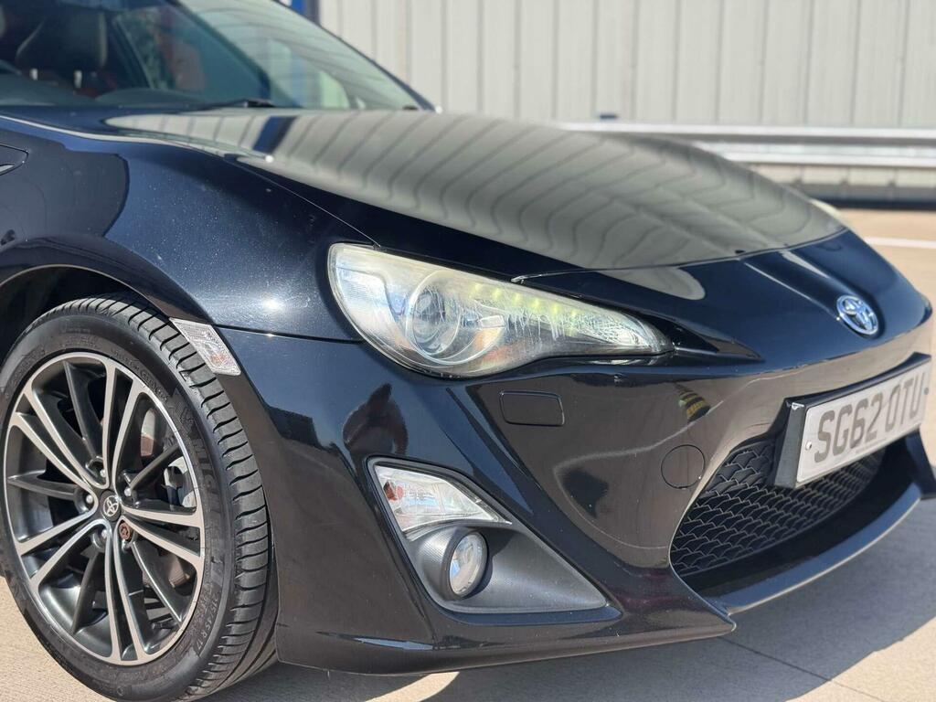 Toyota GT86 Coupe White #7