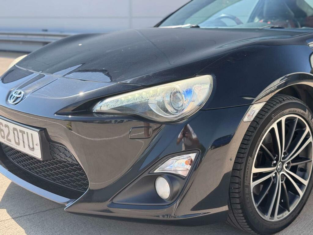 Toyota GT86 Coupe White #8