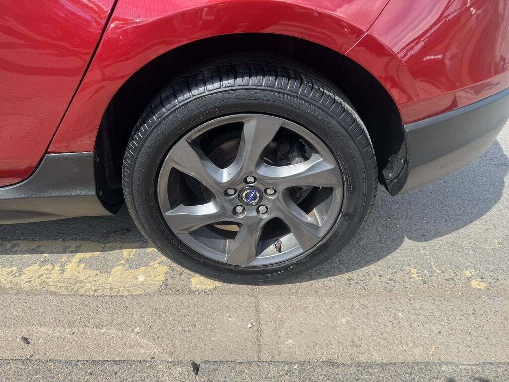 Volvo V40 Cross Country D2 Cross Country Lux Red #4