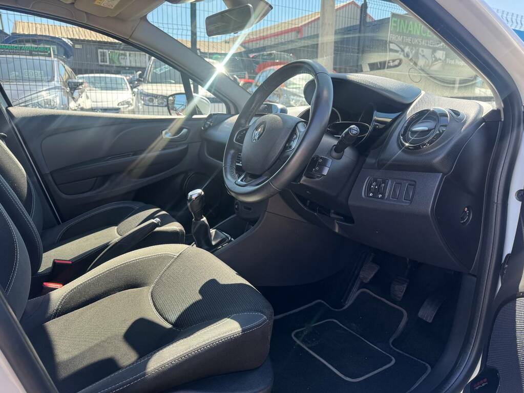 Renault Clio 1.2 16V Dynamique Nav White #5