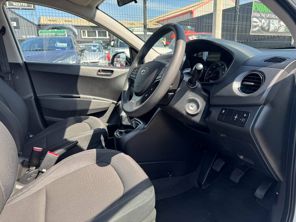 Hyundai I10 1.0 Se White #6