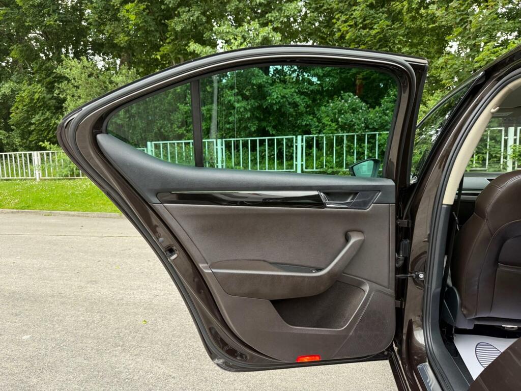 Skoda Superb Superb Se L Executive Tdi S-a Silver #79